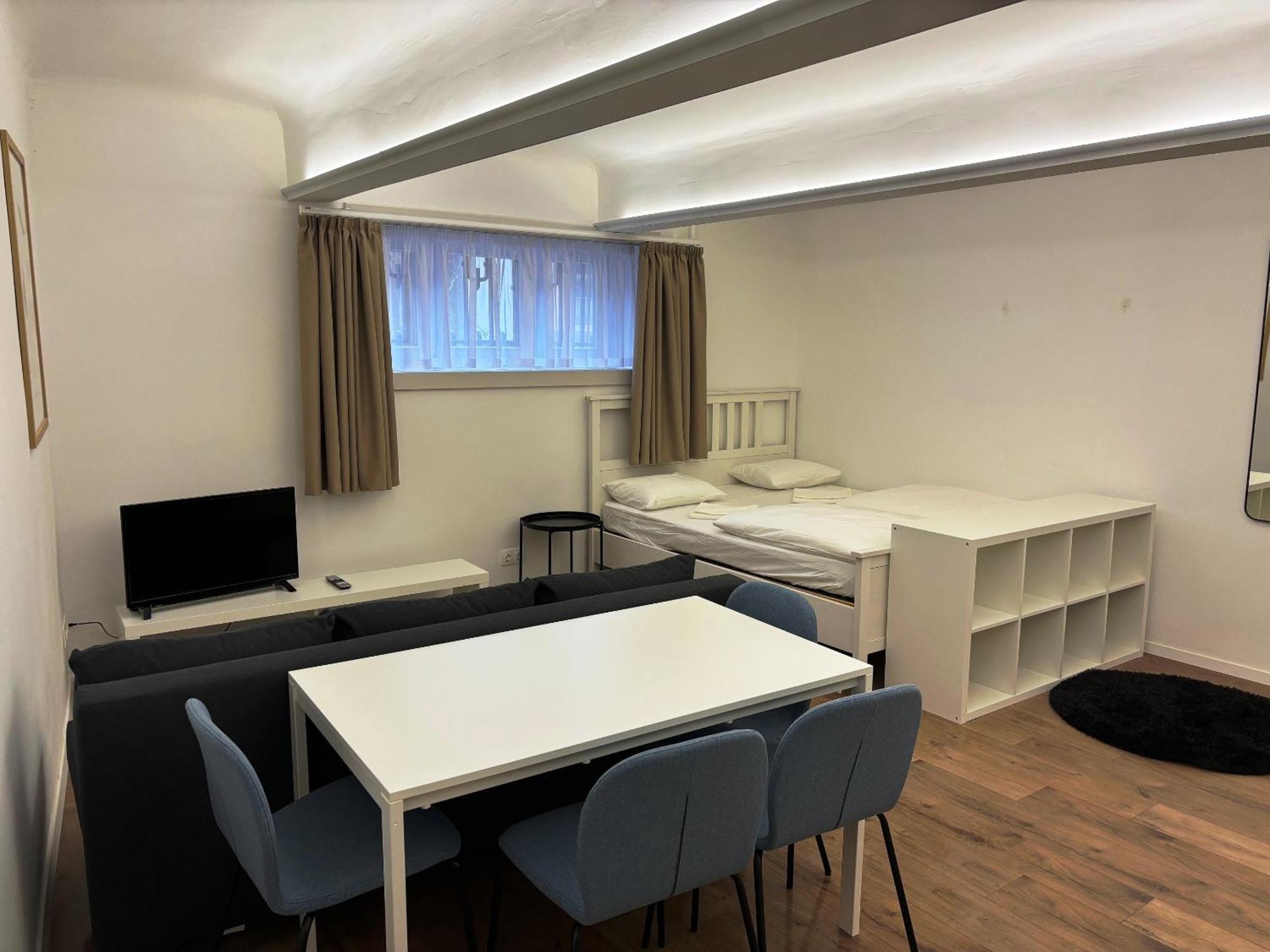 Oliver Budget * Budapest